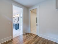 Ensuite walk in closet