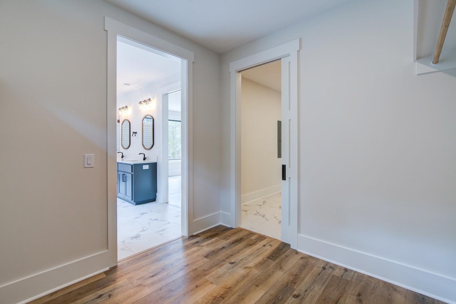 Ensuite walk in closet
