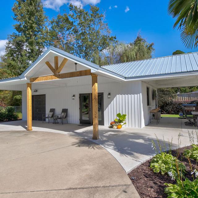 Custom pool house - Rafter B